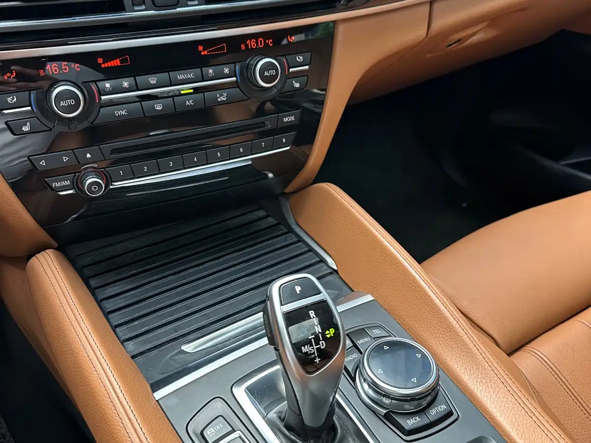 BMW X6 2015 xDrive35i Leading Type фото 13