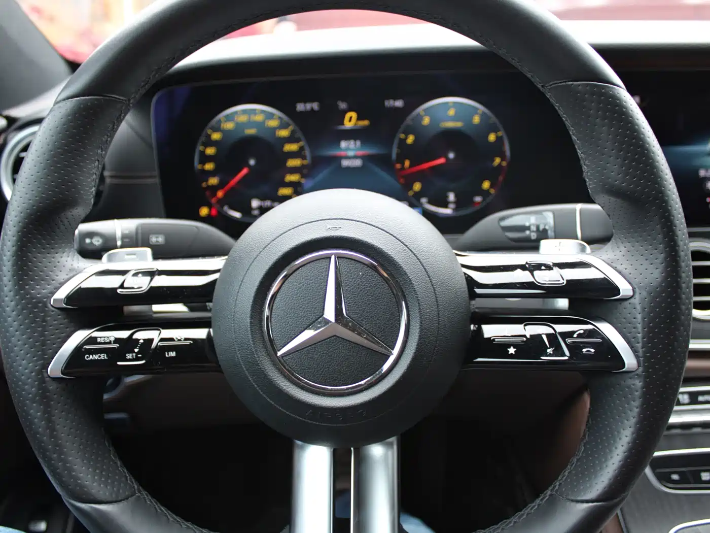 Mercedes-Benz E-Class 2022 E 300 L Sport Luxury фото 22