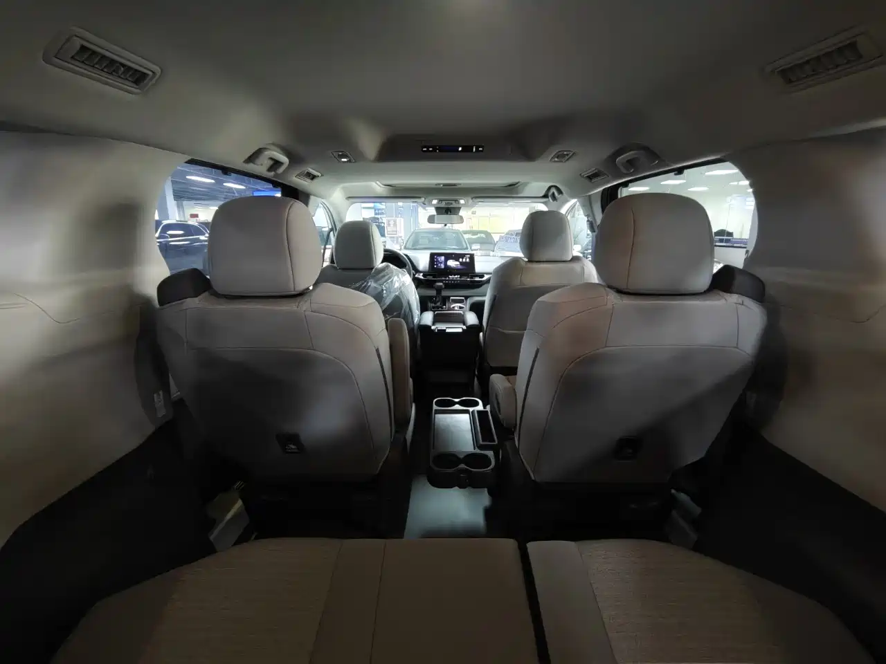 Toyota Sienna 2026 Model 2.5L Hybrid 2WD Comfort Edition фото 11