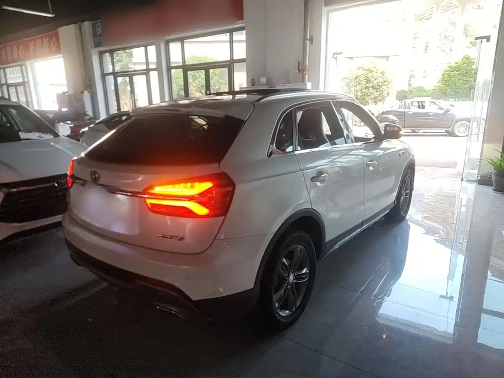 Junma MEET 3 (Meitu 3) 2019 2018 1.5T CVT Luxury Edition
