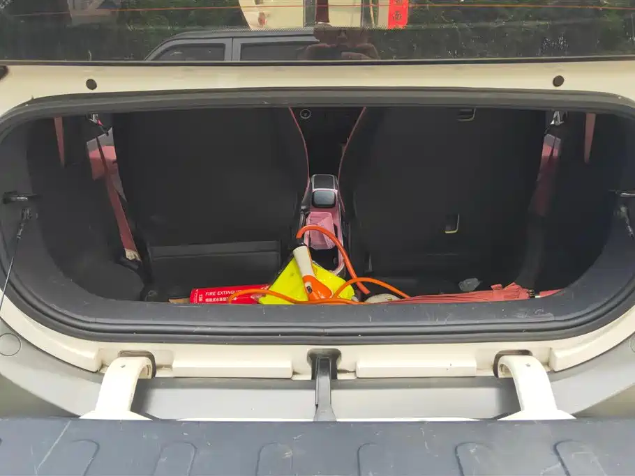 BAOJUN E200