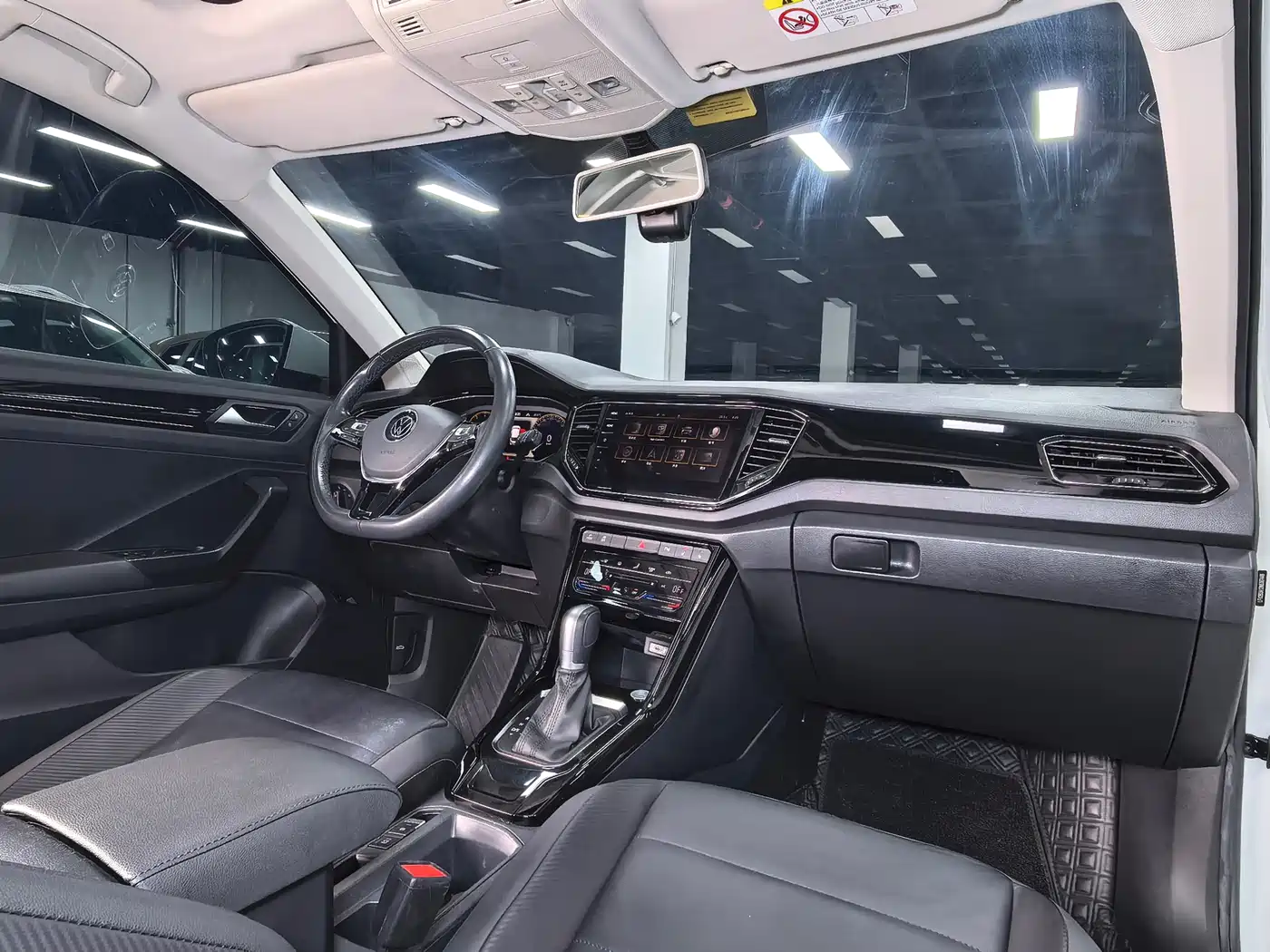 Volkswagen T-ROC 2022 280TSI DSG 2WD Comfort PLUS фото 16