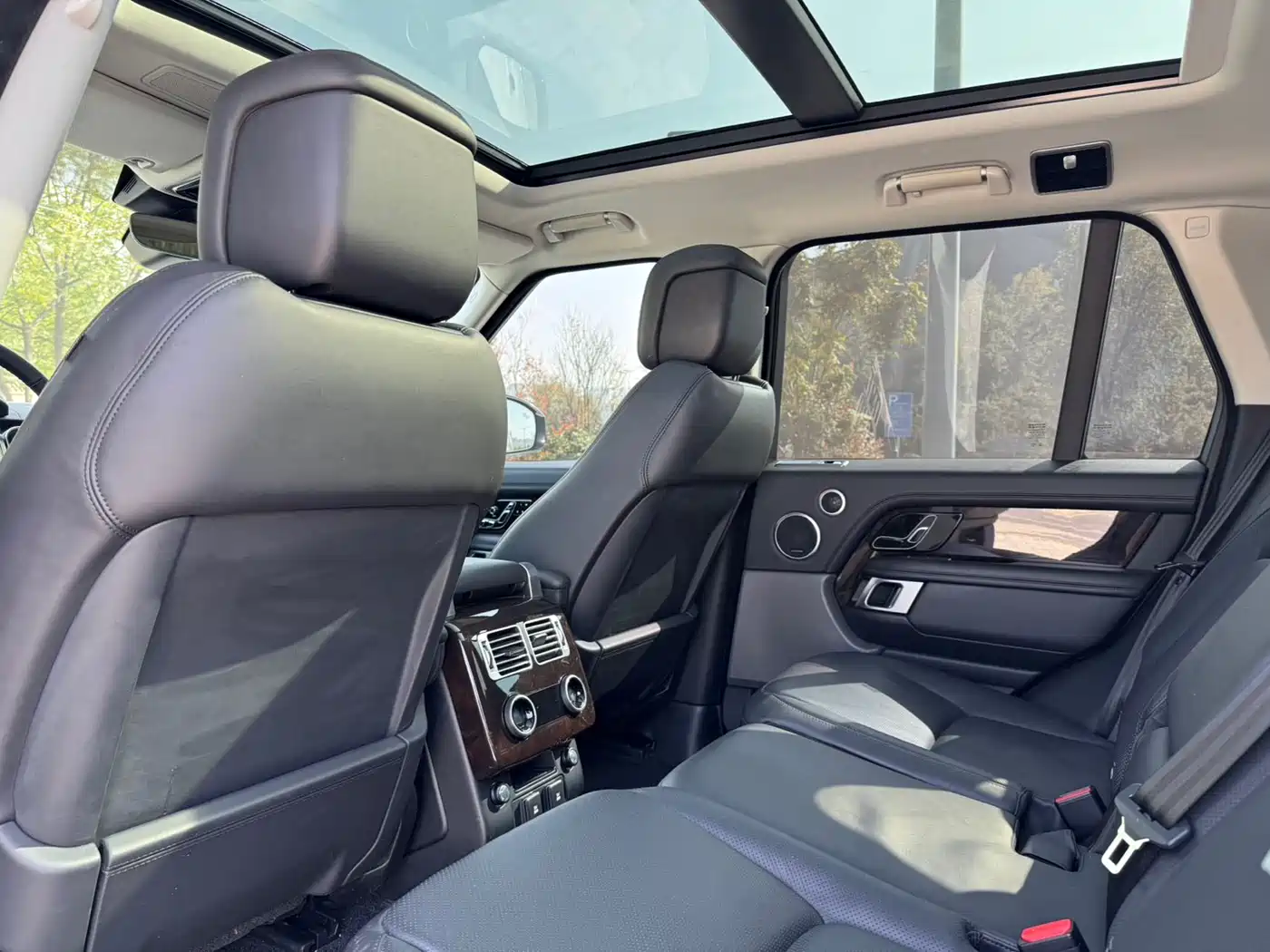 Land Rover Range Rover 2021 3.0 L6 Heritage Edition фото 6