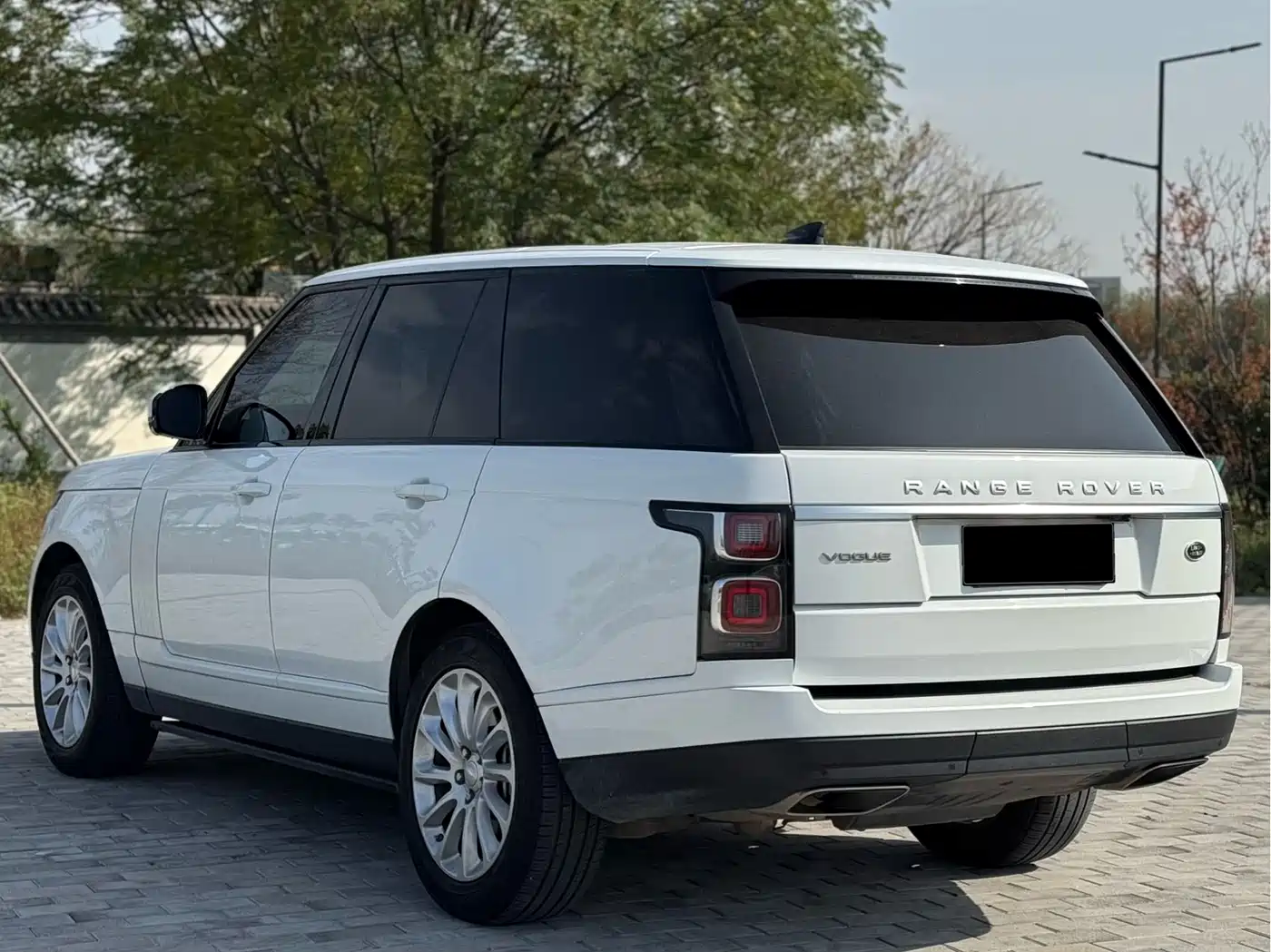 Land Rover Range Rover 2021 3.0 L6 Heritage Edition фото 16
