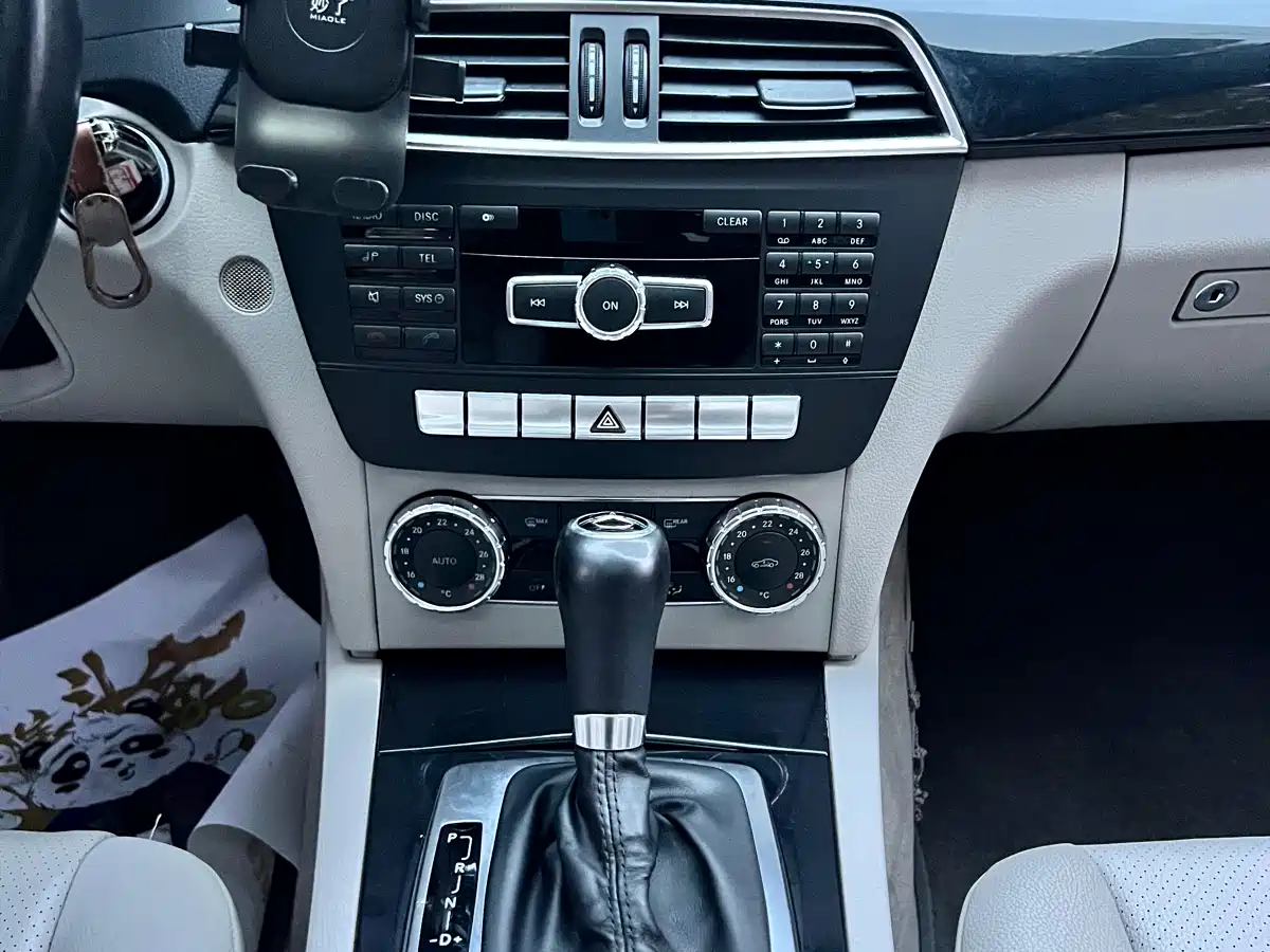 Mercedes-Benz C-Class 2011 C 180K Classic фото 9