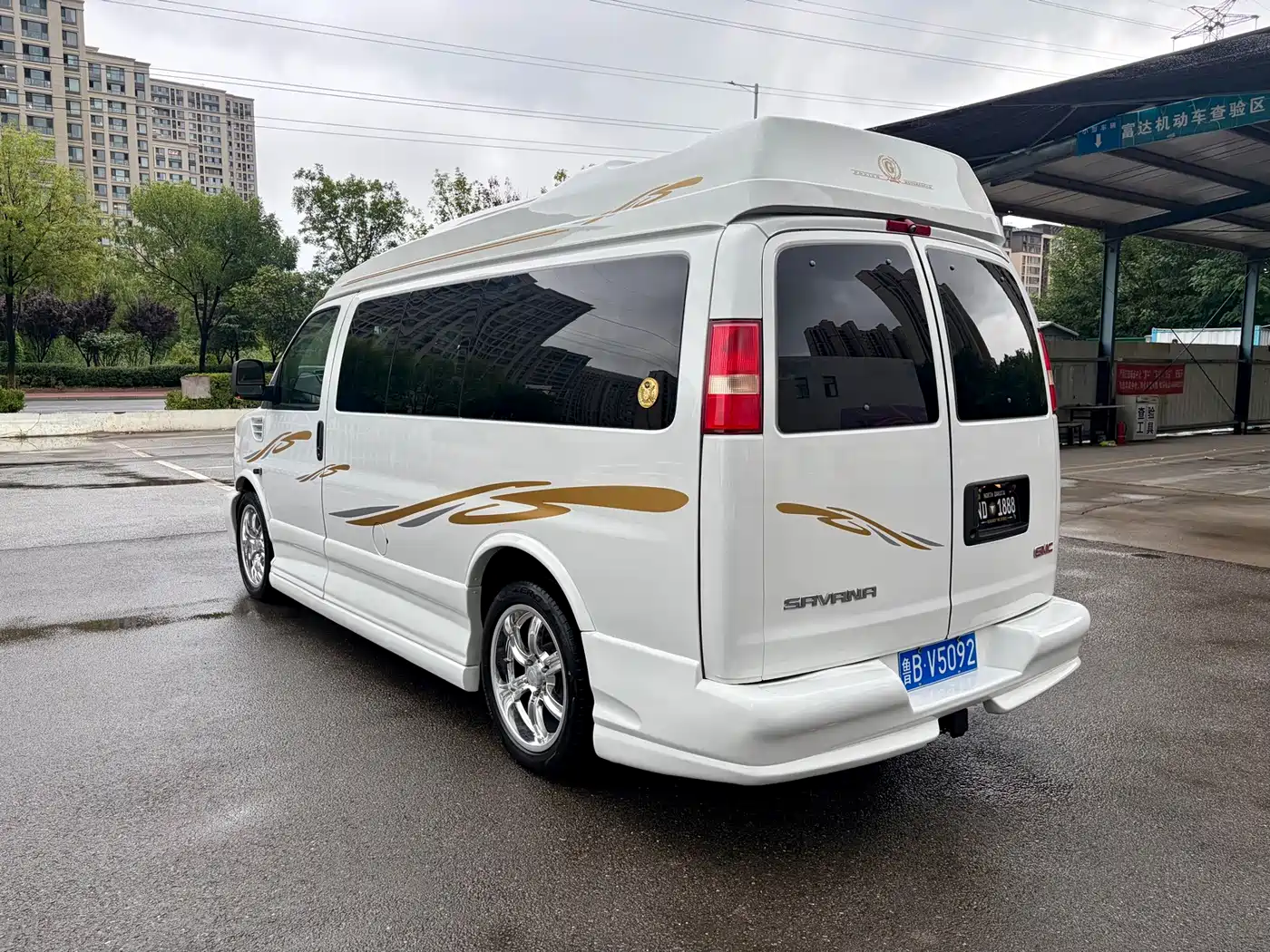 GMC Savana 2010 2011 5.3L Business Star 7-Seater