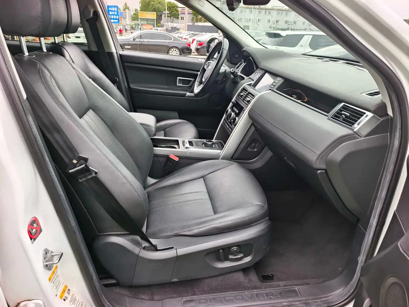 Land Rover Discovery Sport 2018 240PS SE Edition фото 13