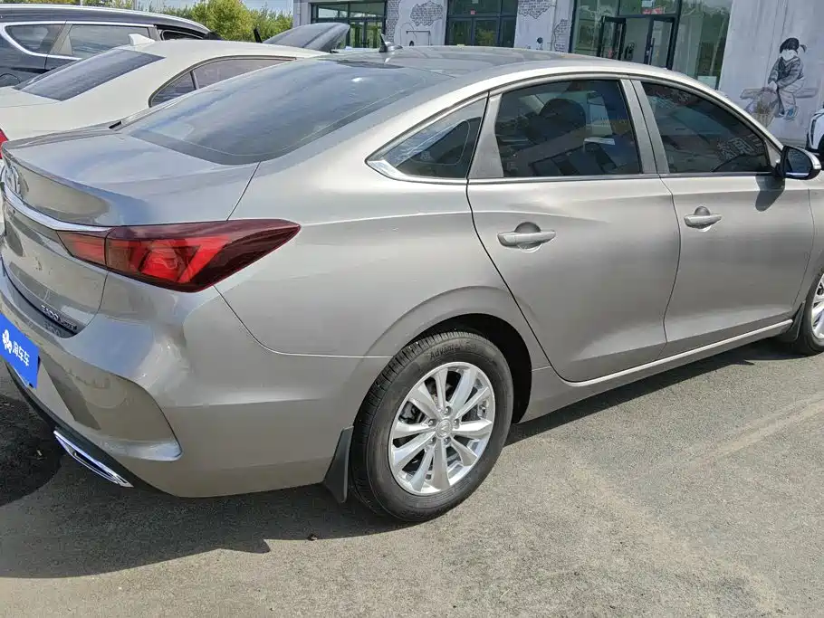 Photo 3 - Changan Eado