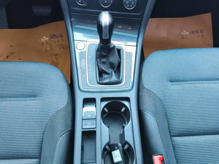 Volkswagen Golf 2020 Beloved Edition 280TSI DSG Comfort фото 16