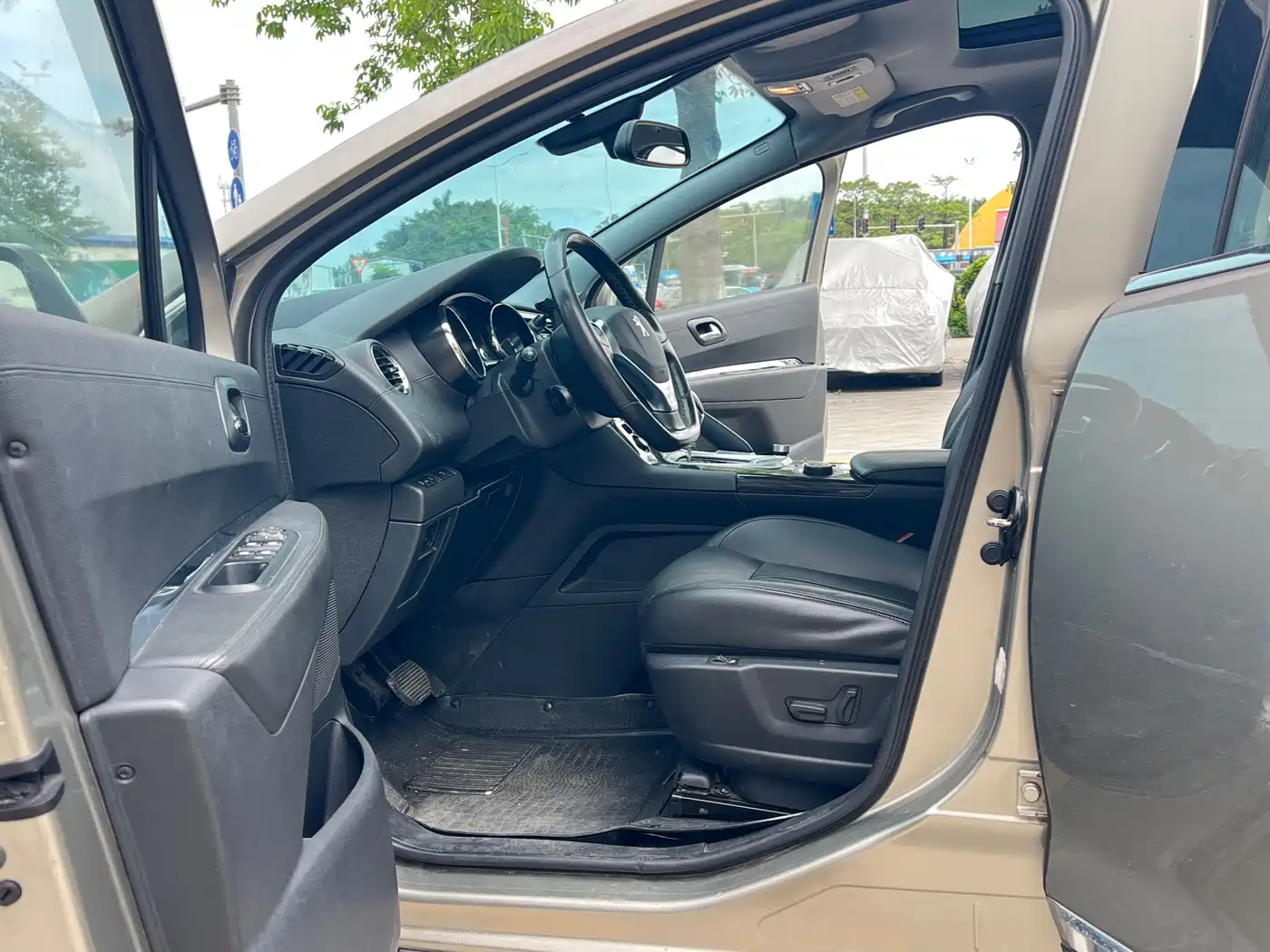 Peugeot 3008 2015 1.6THP Automatic Top Style Edition фото 11