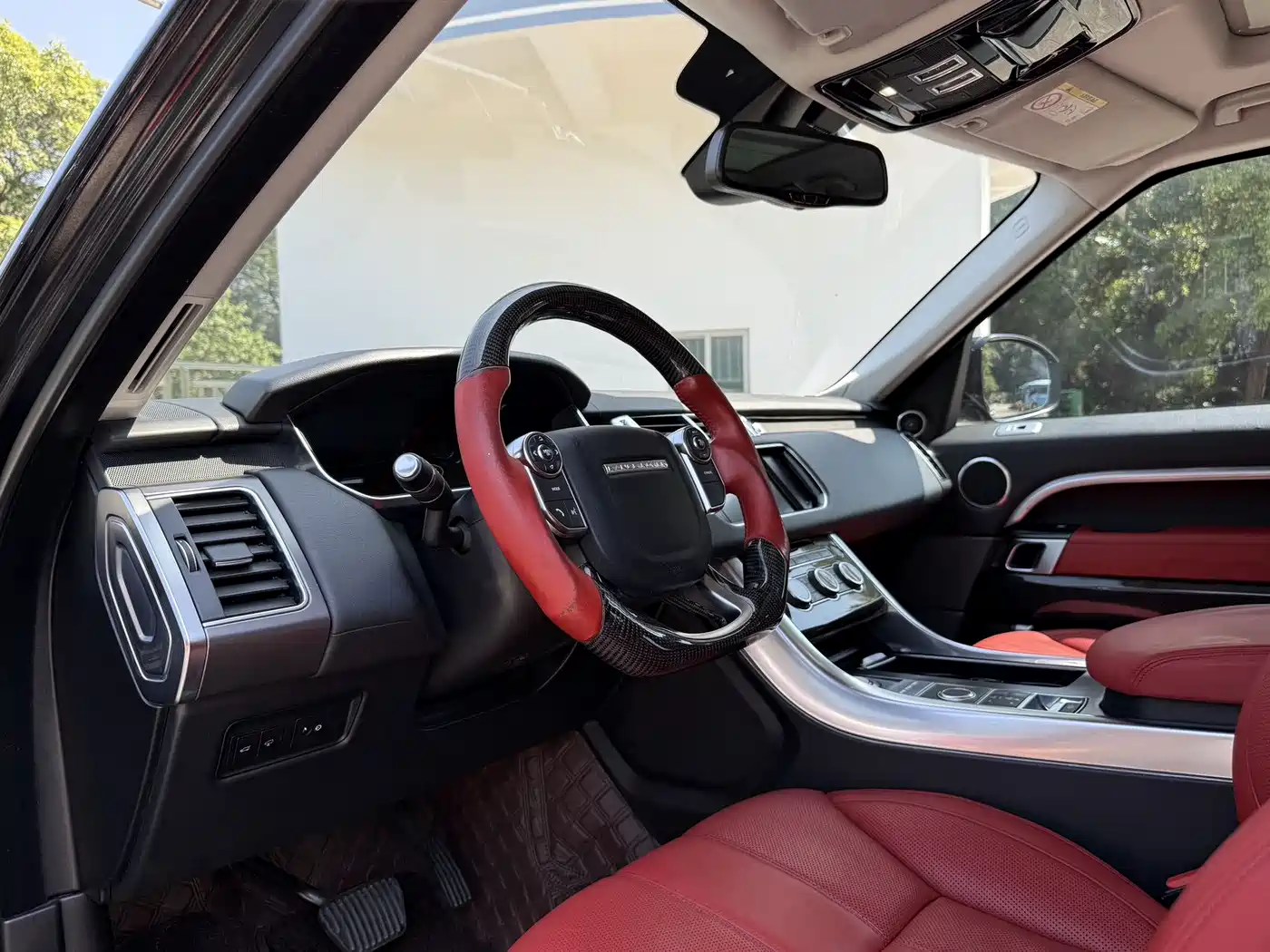 Land Rover Range Rover Sport 2016 Model 3.0 SC V6 SE фото 9