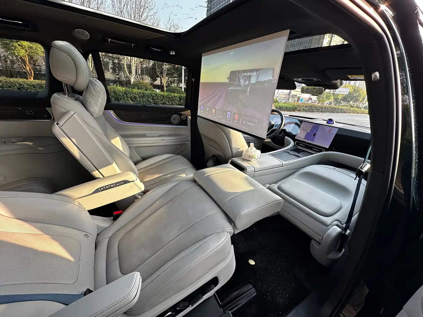 AITO Wenjie AITO M9 2025 Extended Range Ultra 52kWh 6-Seater фото 11