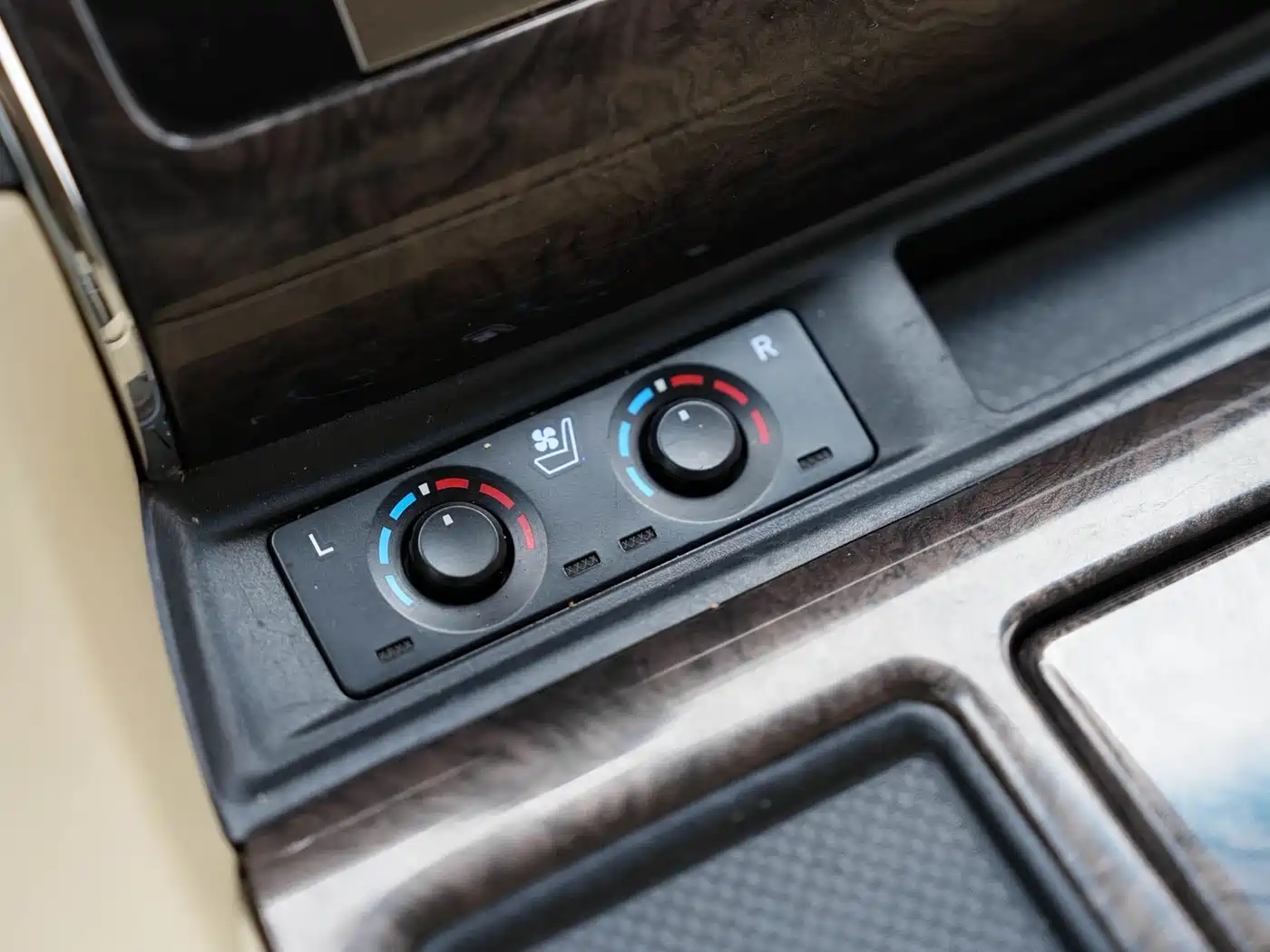 Toyota Alphard 2023 Dual Hybrid 2.5L Ultimate Gold Edition фото 9