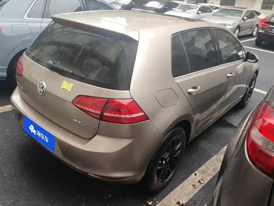Фото 3 - Volkswagen Golf