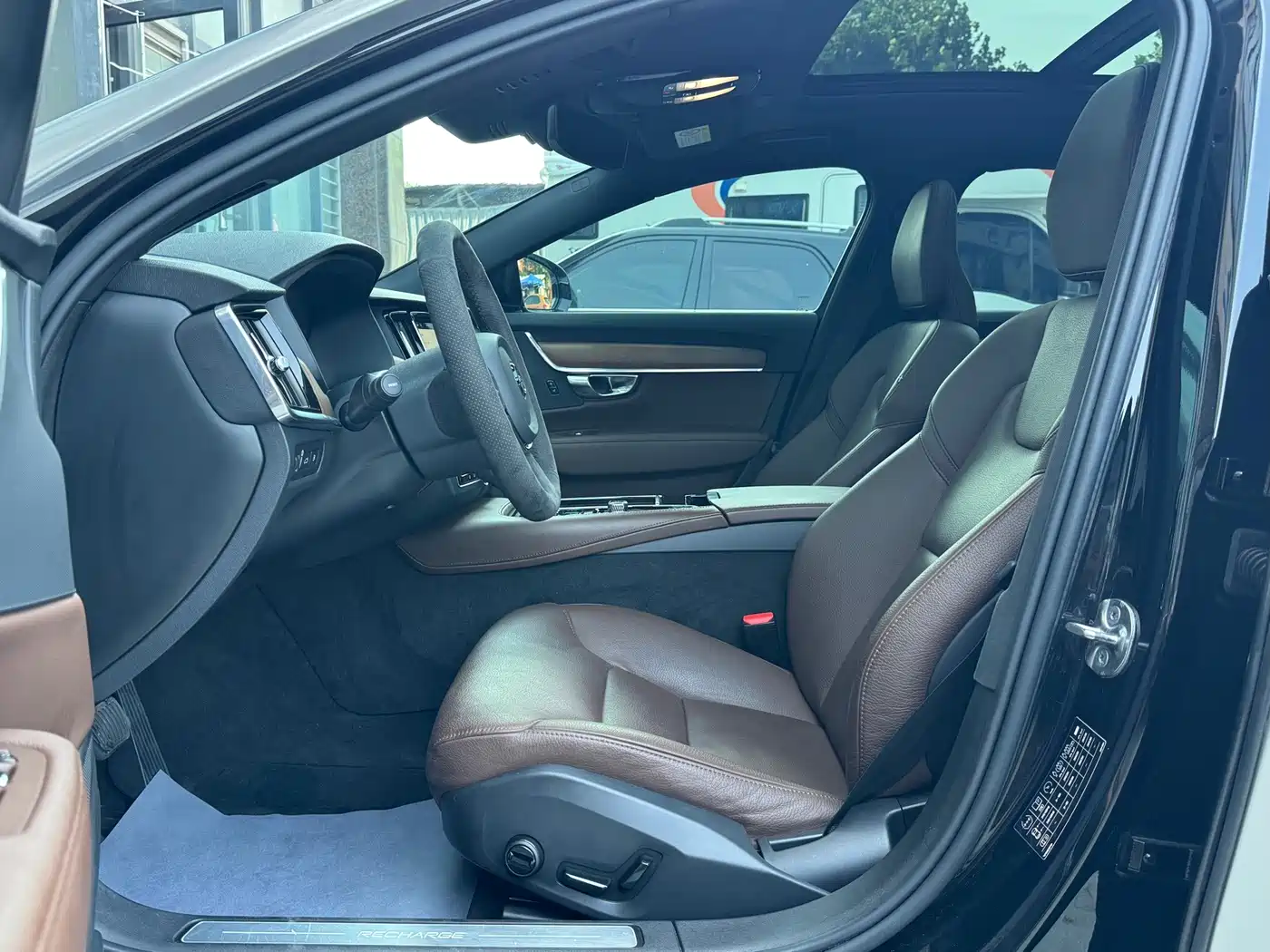 Volvo S90 Plug-in Hybrid 2022 2022 Facelift T8 E-Drive Hybrid R-Design Luxury Edition