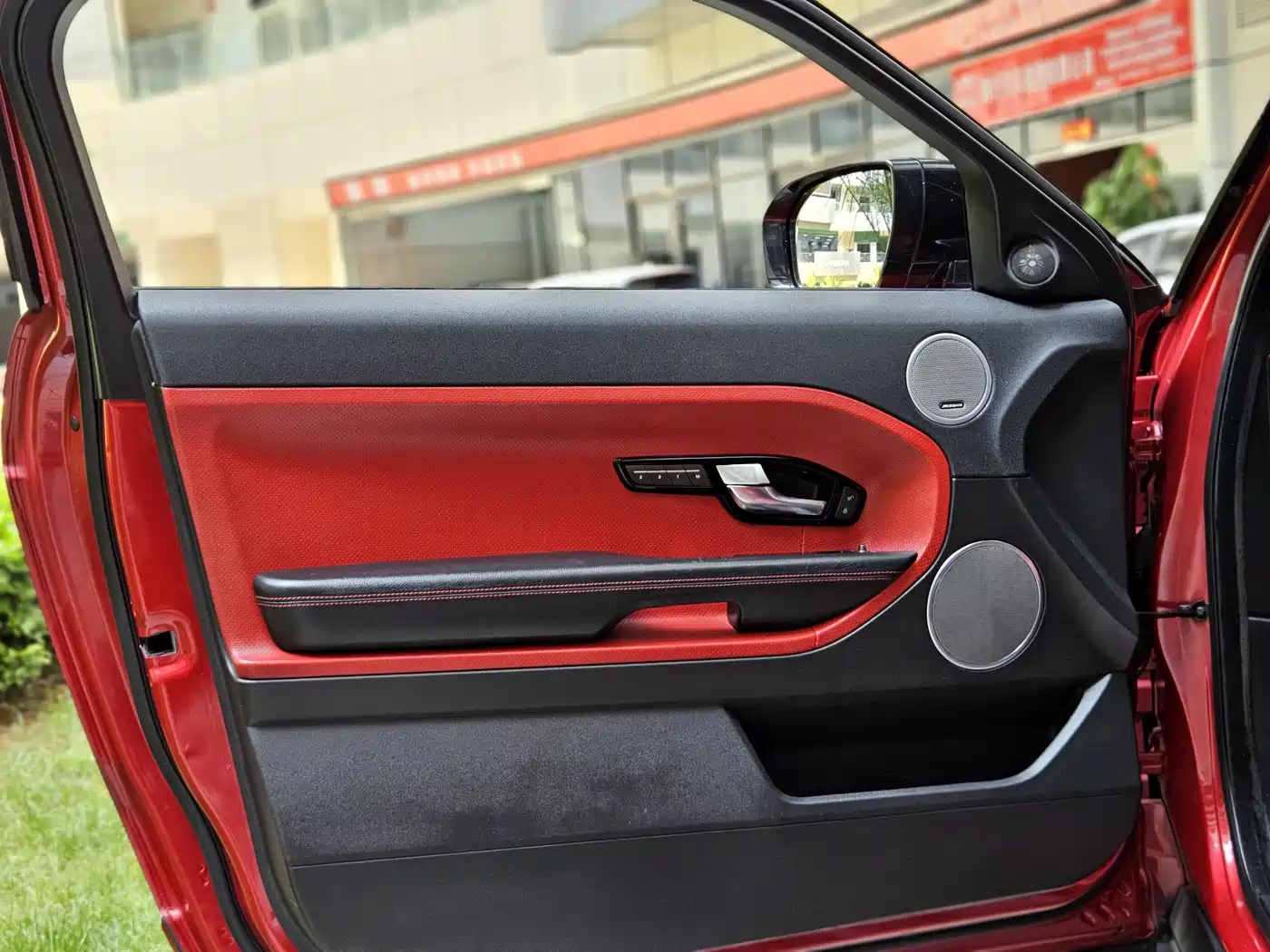Land Rover Range Rover Evoque (Import) 2013 2.0T 3-door Dynamic Edition фото 19