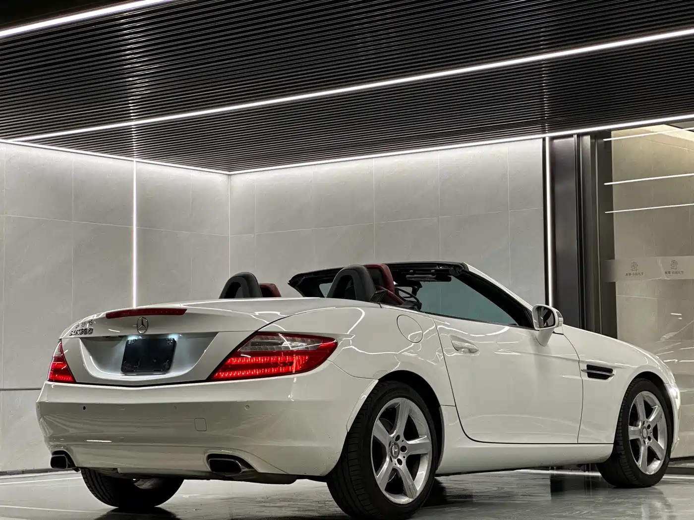 Mercedes-Benz SLK-Class 2011 SLK 200 Fashion фото 27