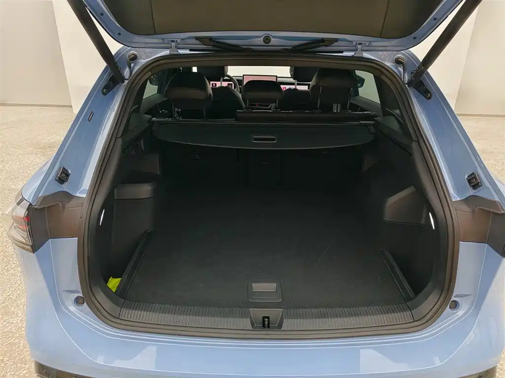 Volkswagen Tiguan L 2024 PRO 380TSI 4WD R-Line Premium Edition фото 12