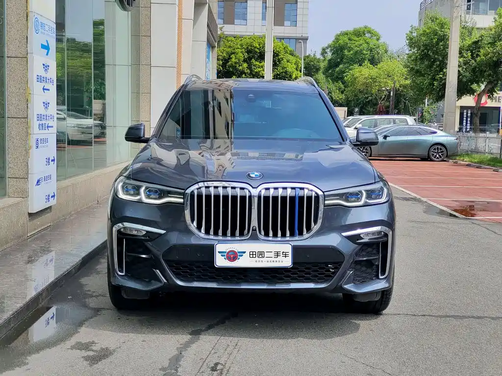 Фото 2 - BMW X7
