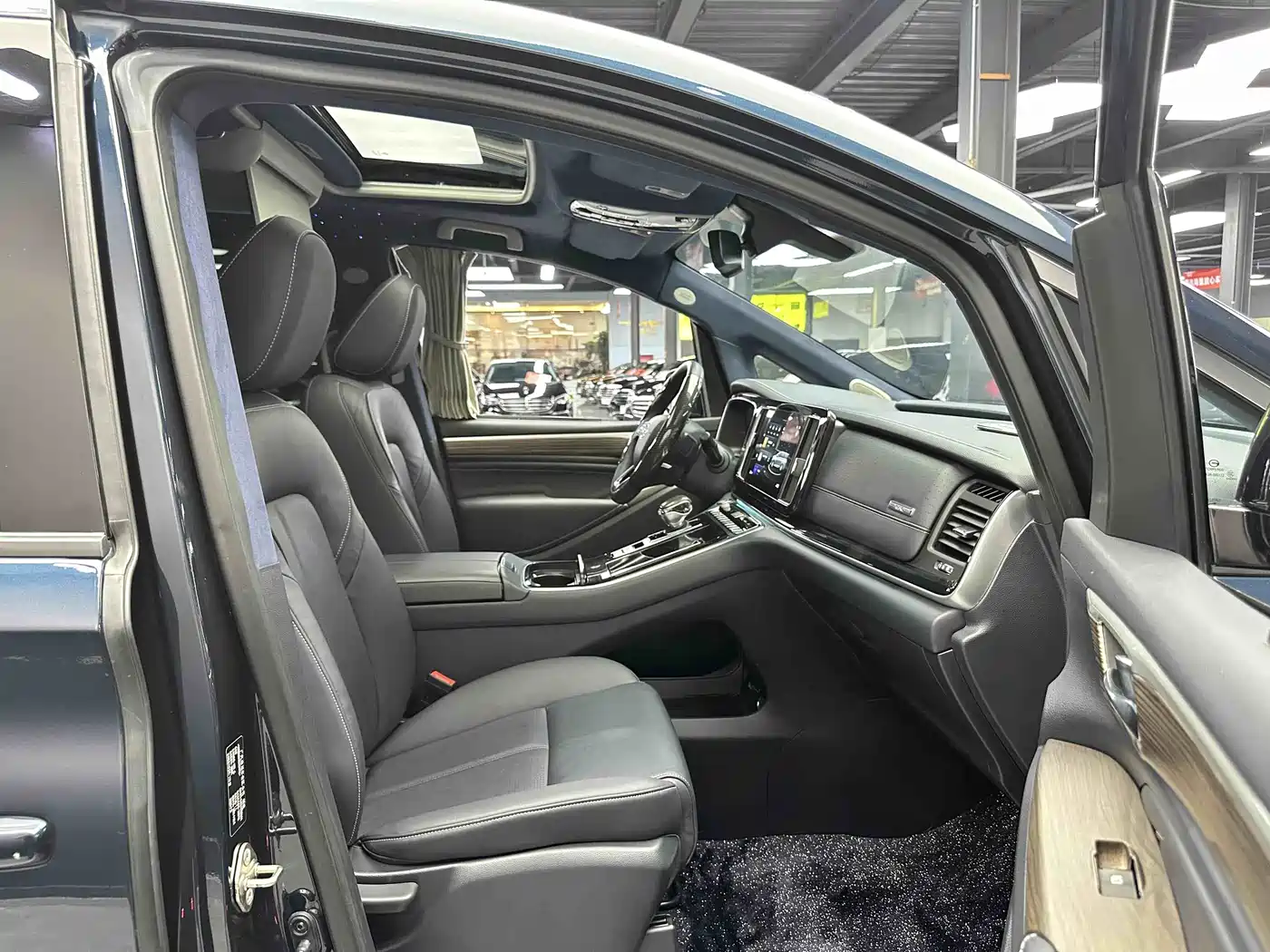 GAC Trumpchi Trumpchi M8 2021 Leading Show Series 390T Prestige Edition фото 5