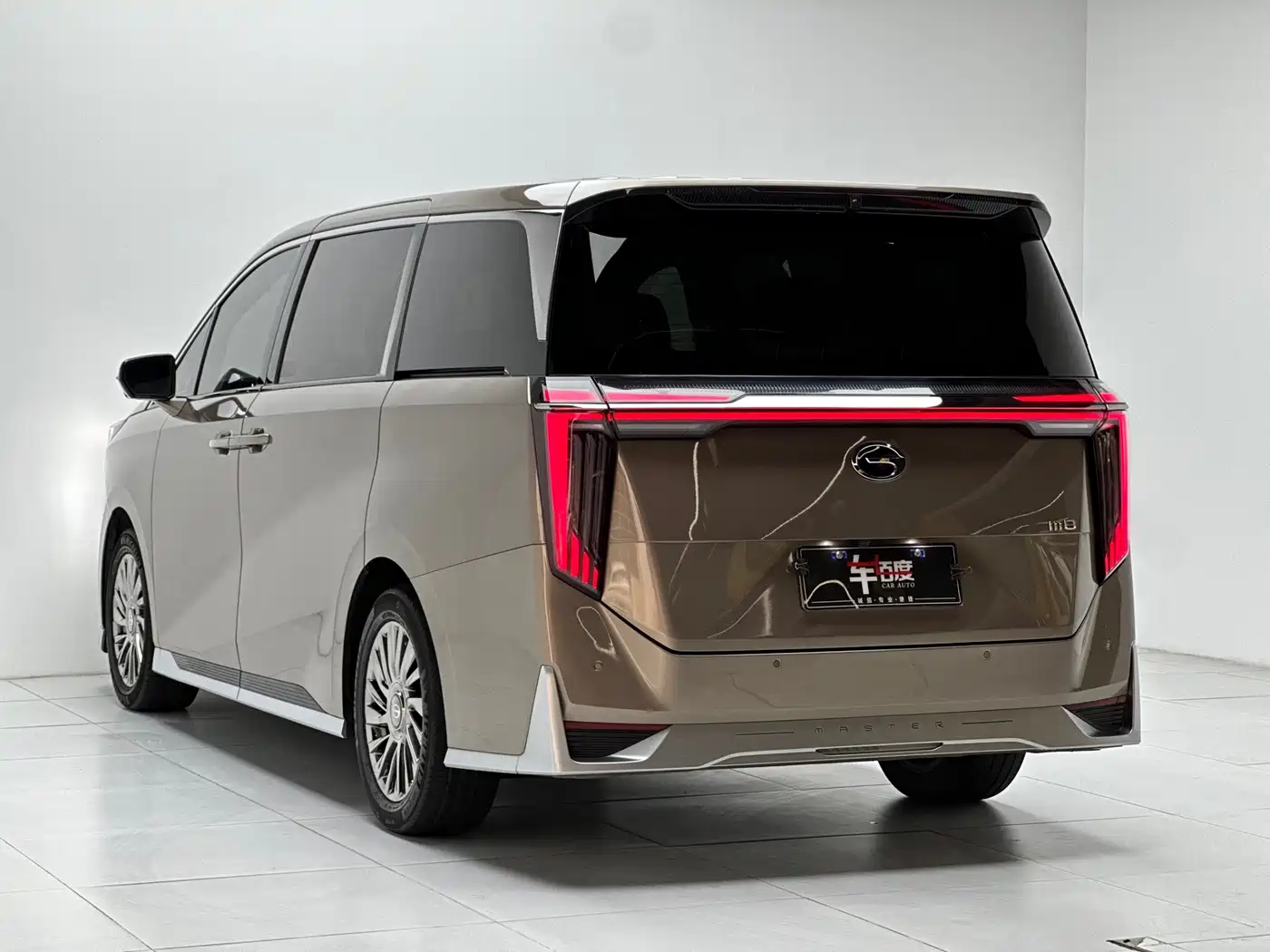 GAC Trumpchi Trumpchi M8 2023 Model Master Series Hybrid Royal Edition фото 6
