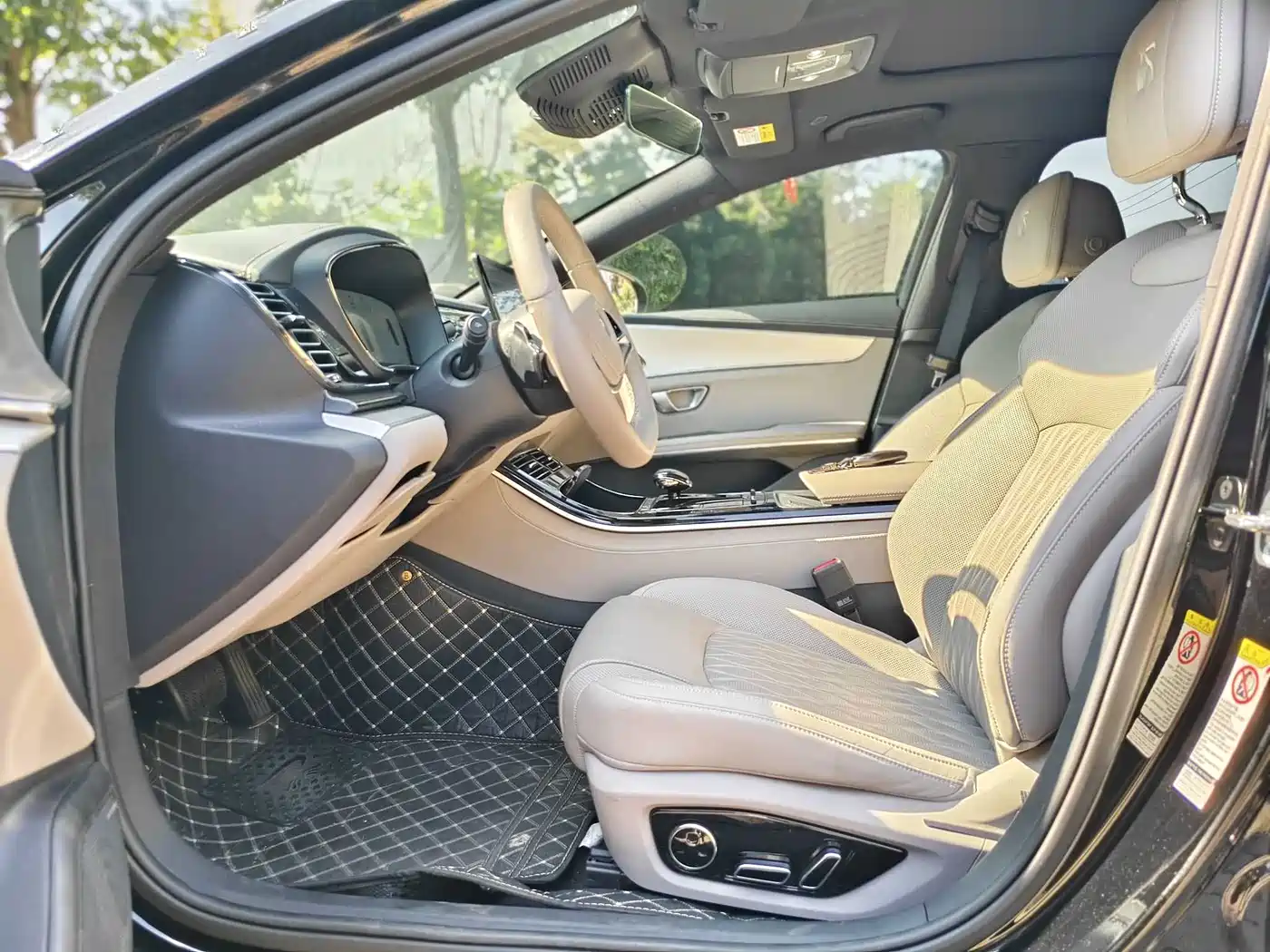 BYD Han 2025 2025 DM-i Smart Driving Edition 125KM Honor