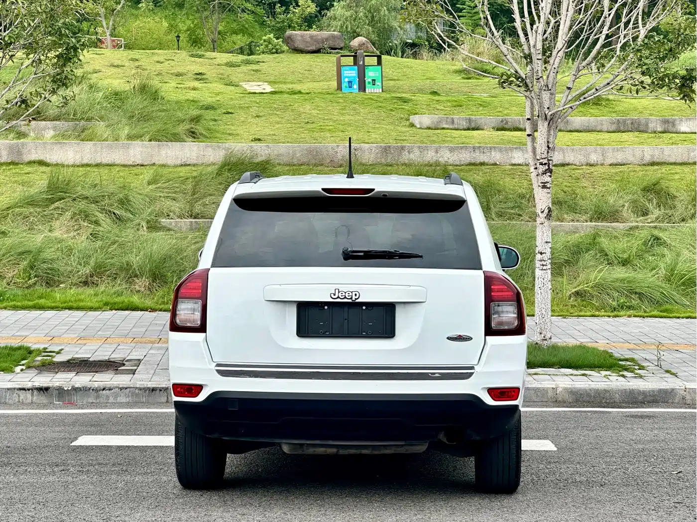 Jeep Compass (Import) 2014 2014 Facelift 2.4L 4WD Comfort Edition