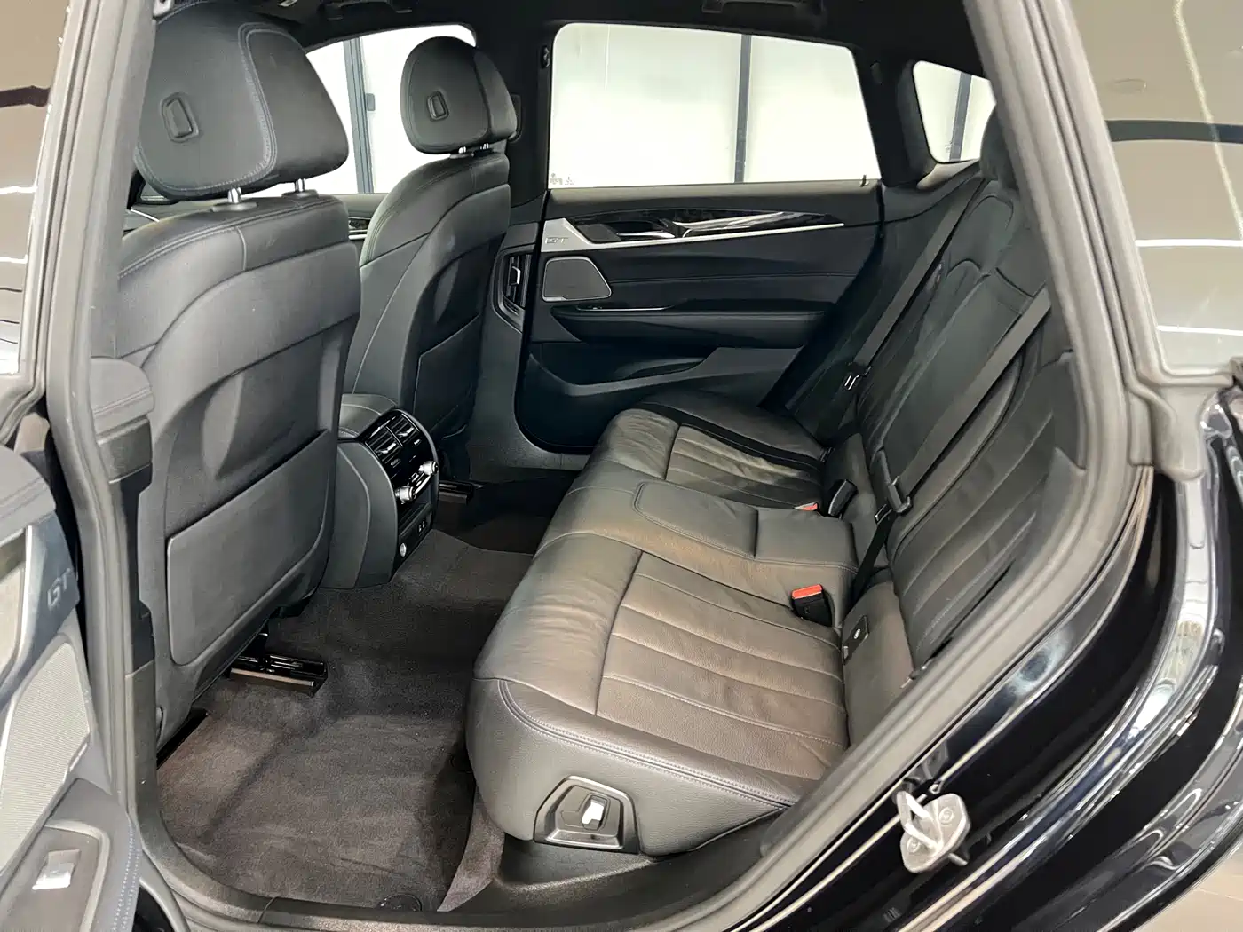 BMW 6 Series GT 2020 630i M Sport Package фото 19
