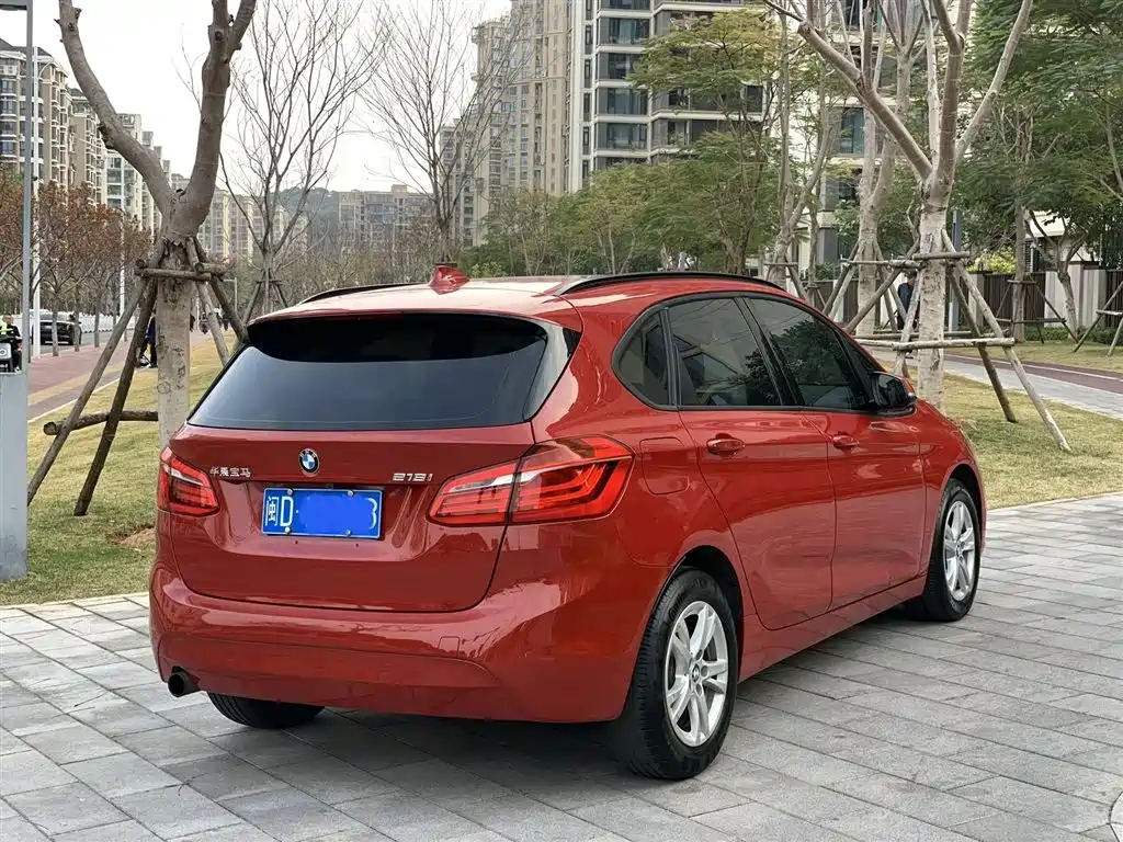 BMW 2 Series Touring 2016 218i Leading фото 5