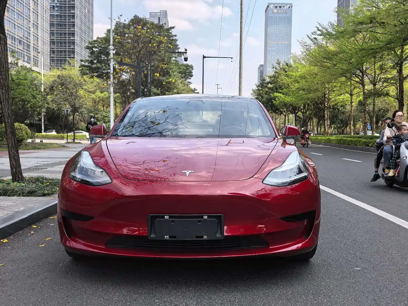 TESLA MODEL 3