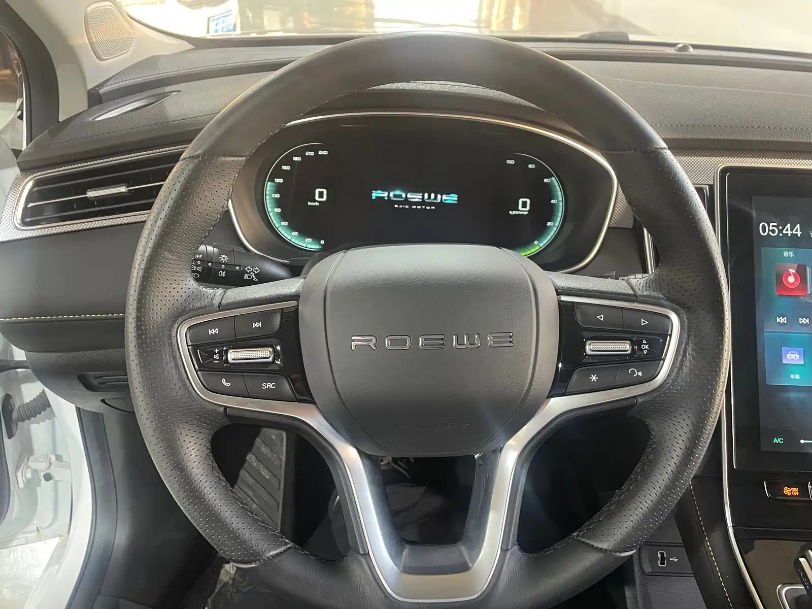 Photo 15 - Roewe i6 MAX EV