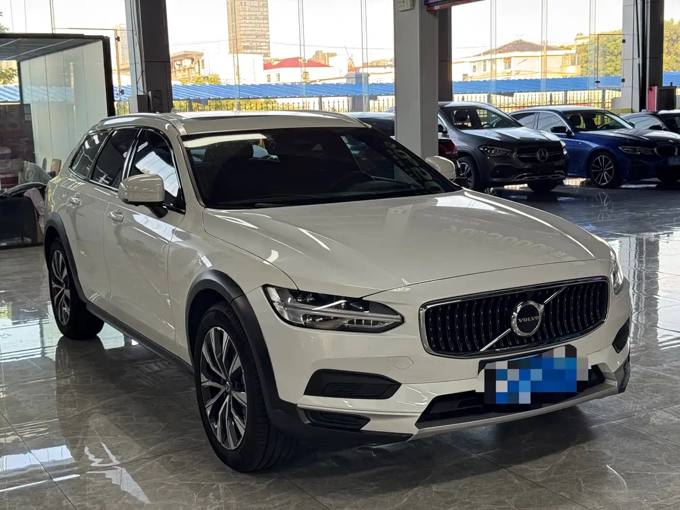 Volvo V90 2023 2023 Cross Country B5 AWD Smart Distance Edition