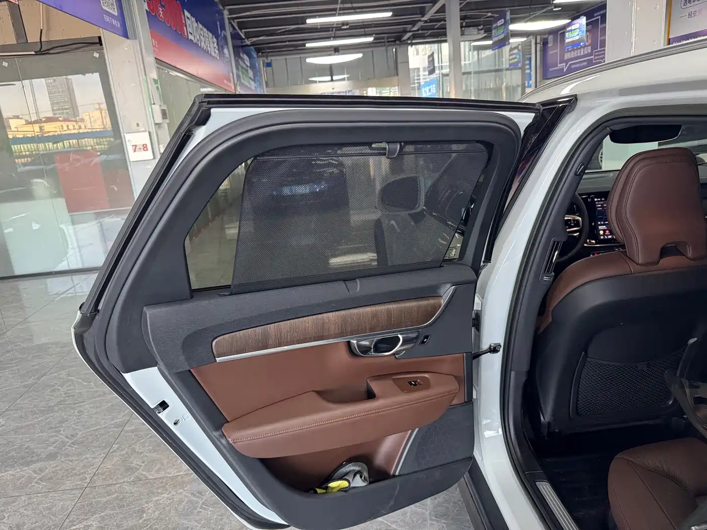 Volvo V90 2023 2023 Cross Country B5 AWD Smart Distance Edition