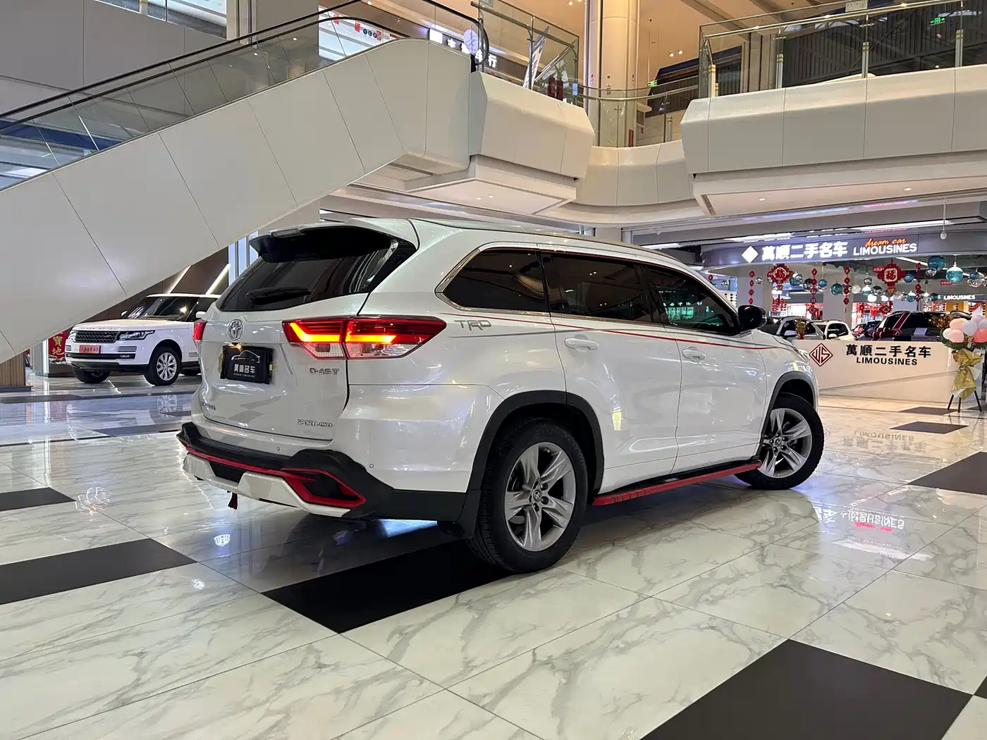 Toyota Highlander 2018 2.0T 4WD Luxury 7-seater China VI фото 9