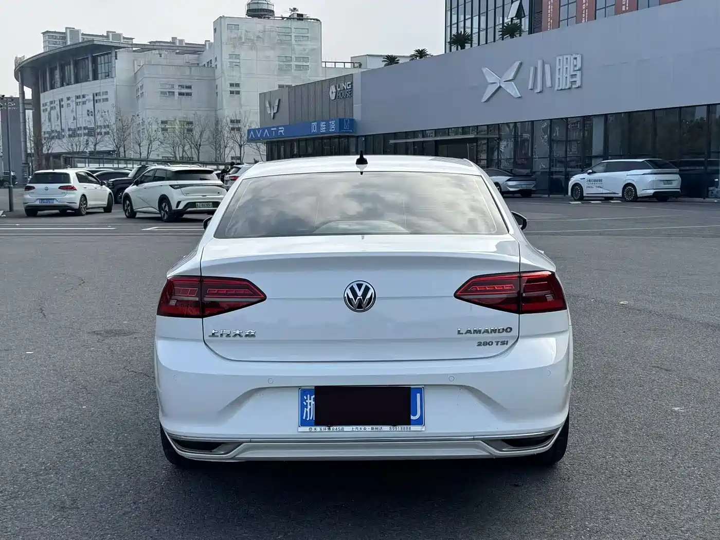 VOLKSWAGEN LINGDU