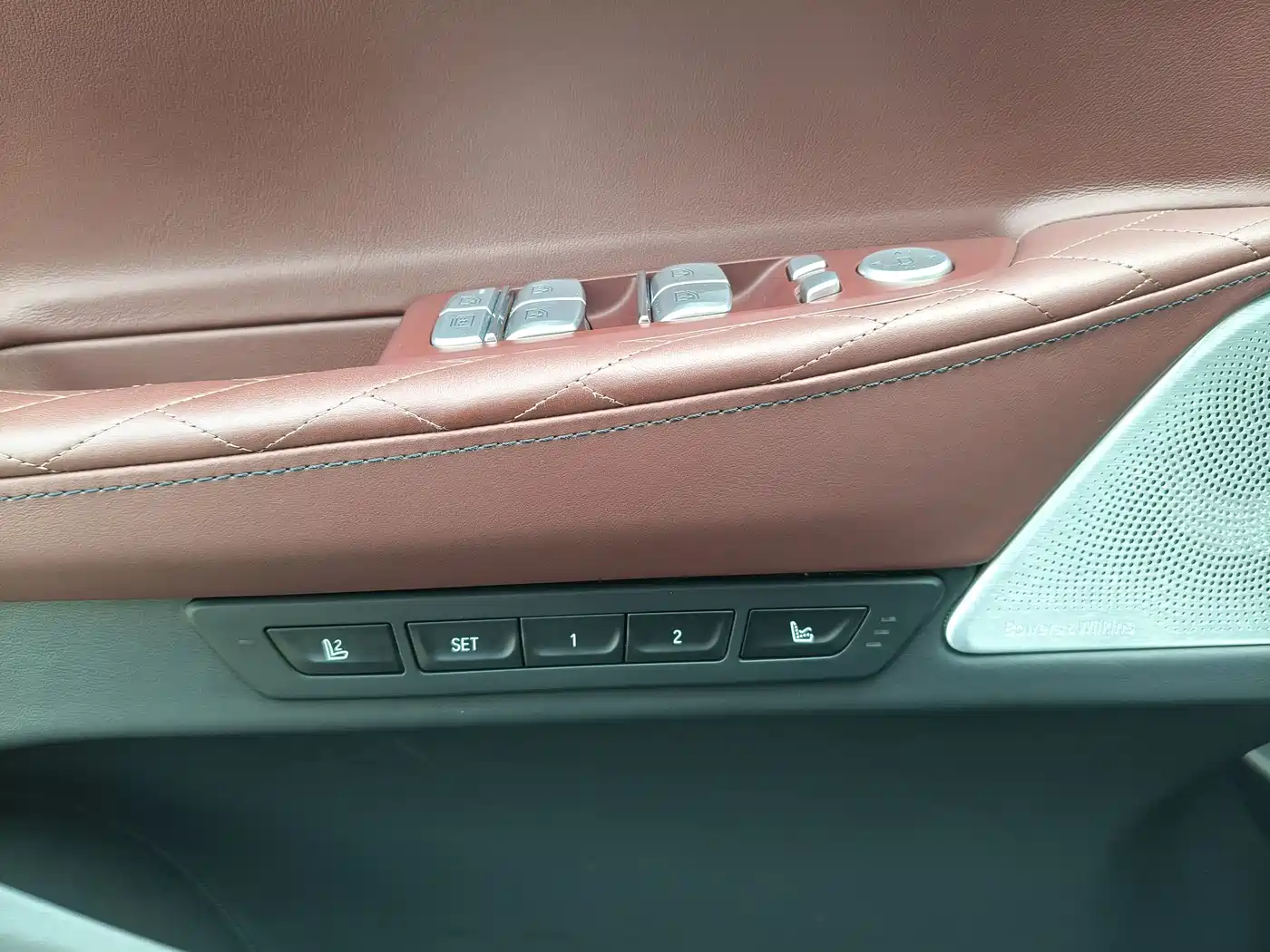 BMW 7 Series 2019 Facelift 740Li xDrive Executive M Sport Package фото 8