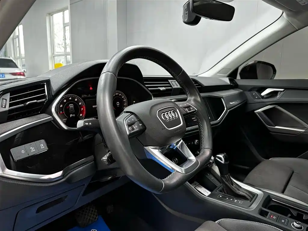 Audi Q3 2022 35 TFSI Fashion Dynamic фото 13