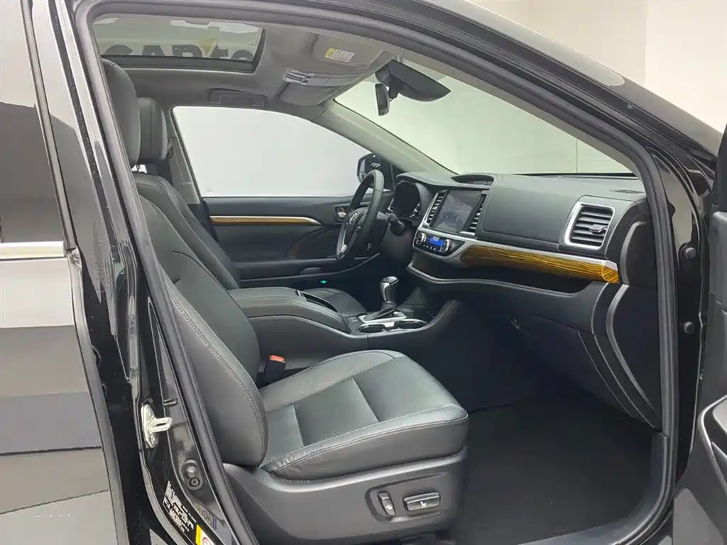 Toyota Highlander 2021 2.0T AWD Luxury 7-Seater фото 19