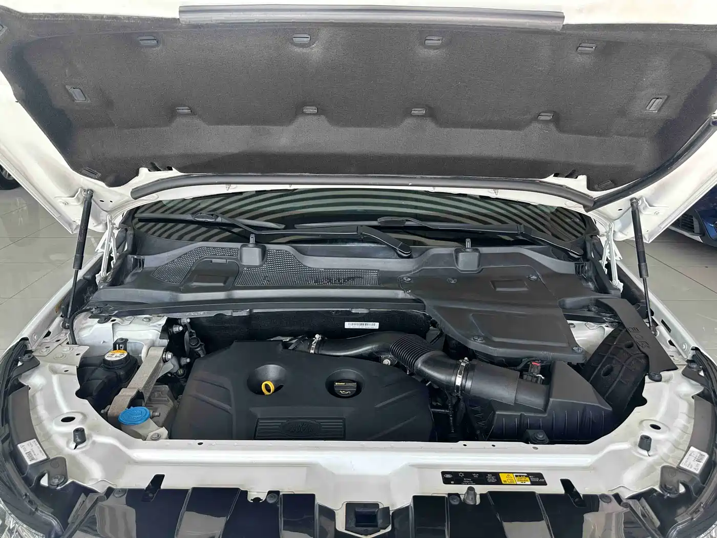 Land Rover Discovery Sport 2016 2.0T SE фото 23