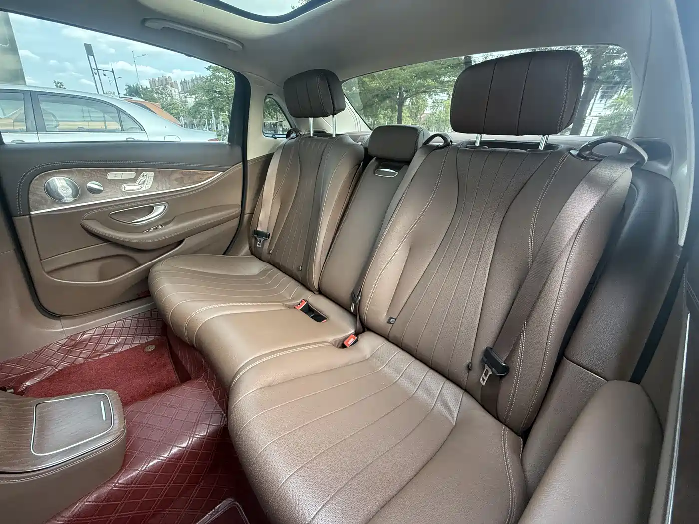 Mercedes-Benz E-Class 2021 E 300 L Luxury фото 24