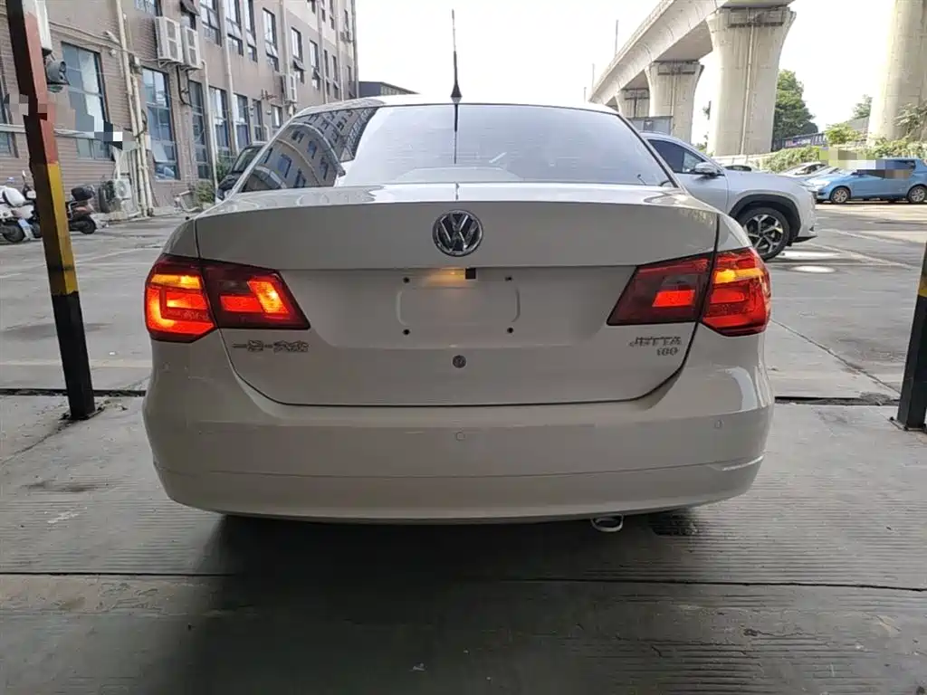 Volkswagen Jetta 2015 Value Edition 1.6L Automatic Comfort фото 6