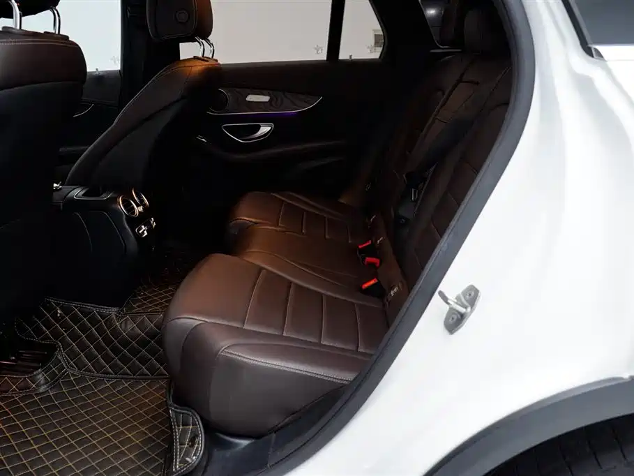 Mercedes-Benz GLC 2022 Facelift GLC 260 L 4MATIC Luxury Model фото 6