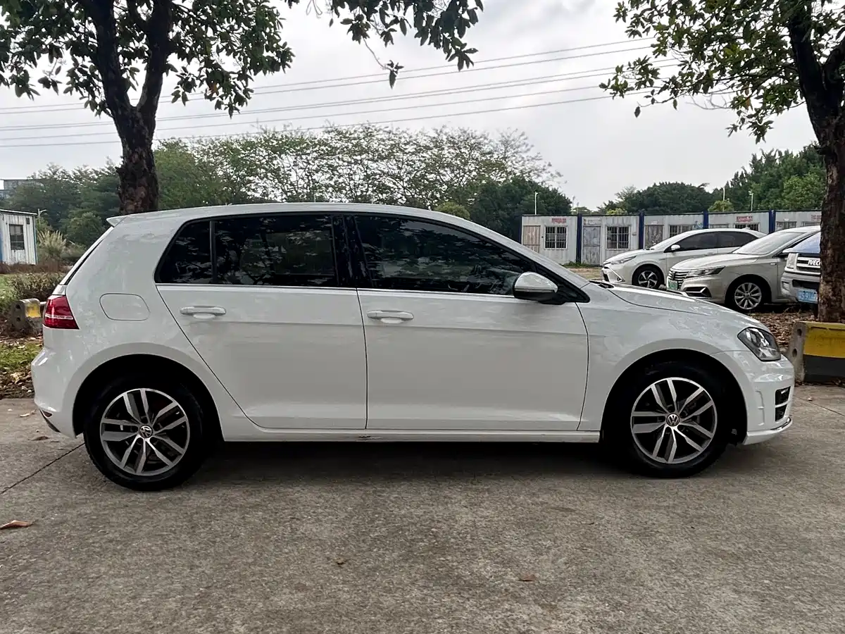 Volkswagen Golf 2016 230TSI Automatic Luxury фото 5