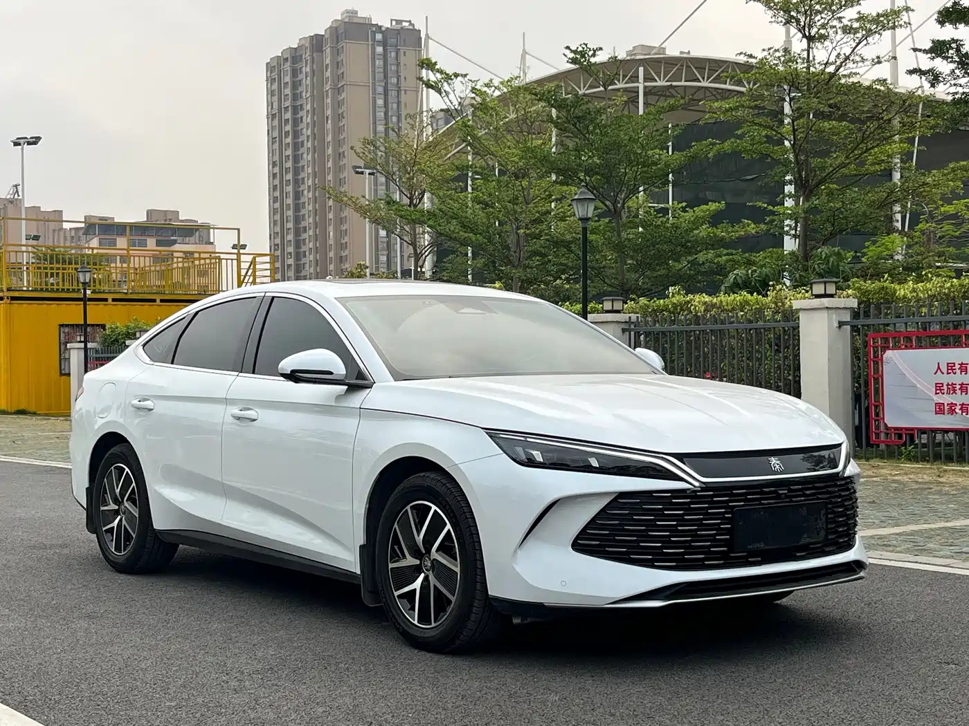BYD Qin L 2024 DM-i 120KM Superior Edition фото 37