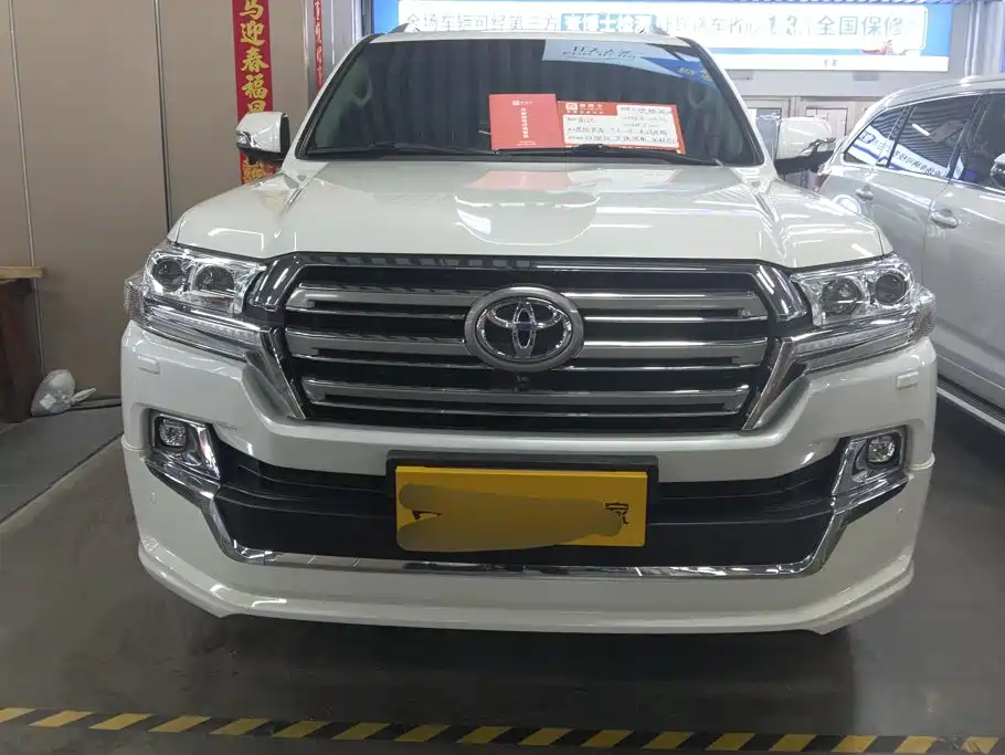 Toyota Land Cruiser (Import) 2019