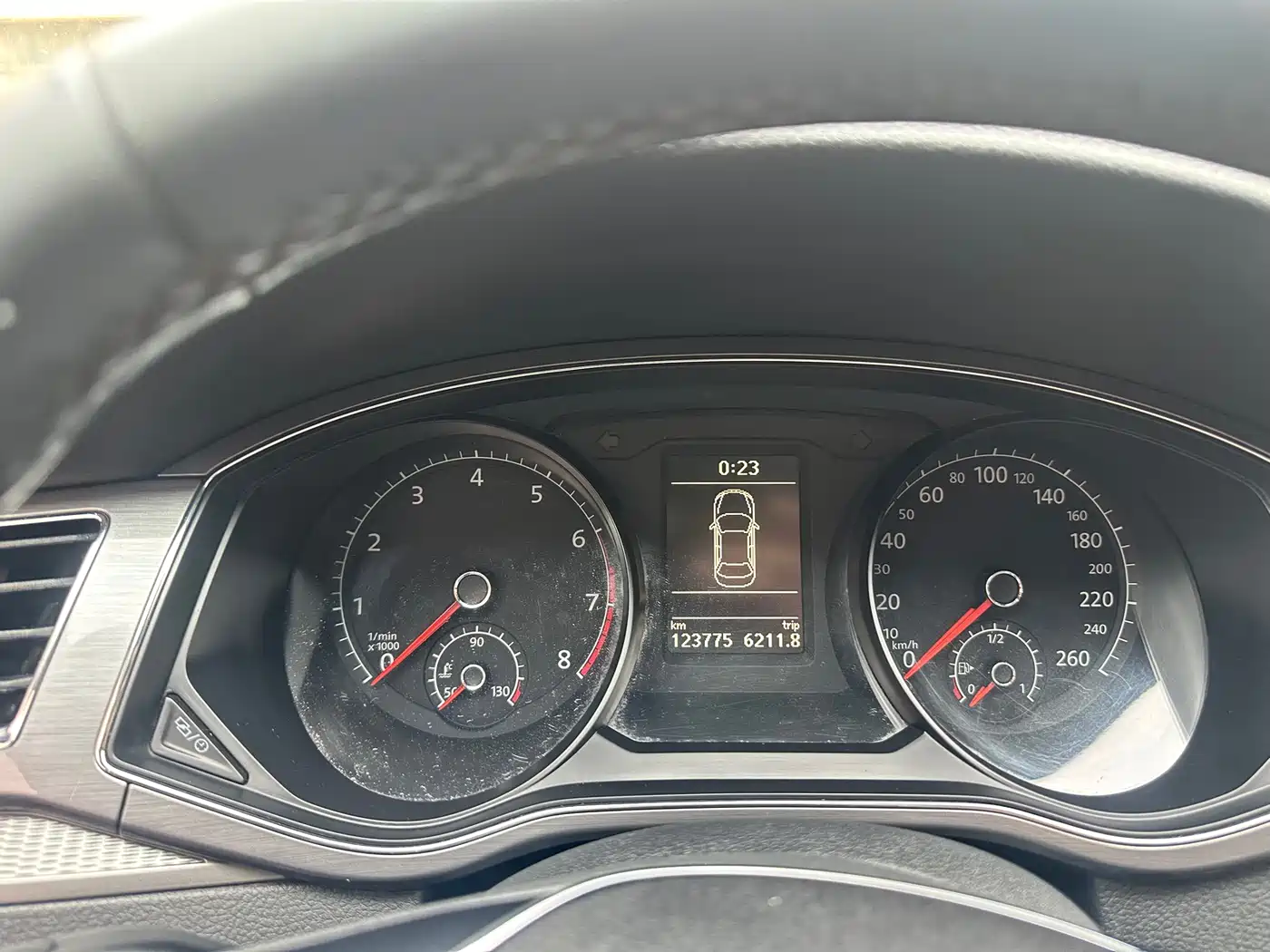 Volkswagen Passat 2016 280TSI DSG Honor Edition фото 12