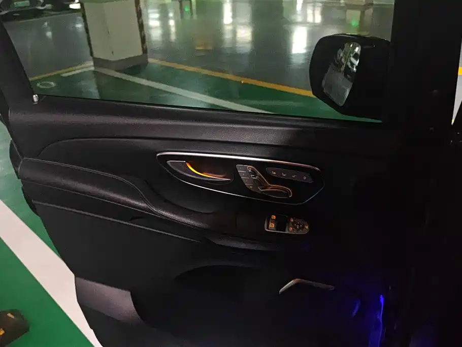 MERCEDES-BENZ V CLASS