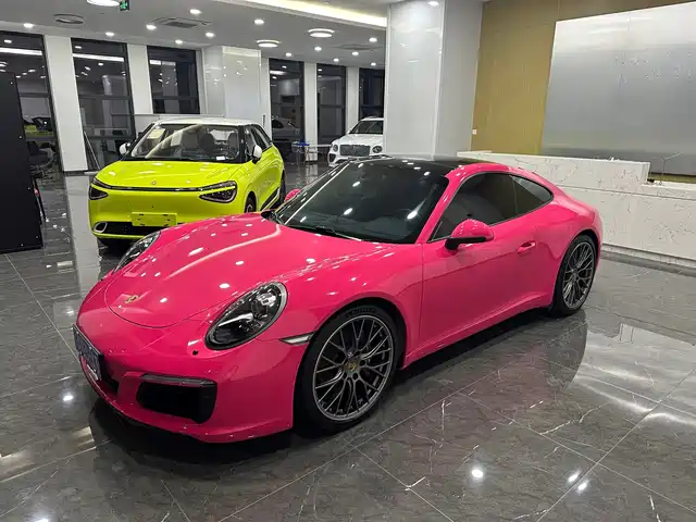 PORSCHE 911