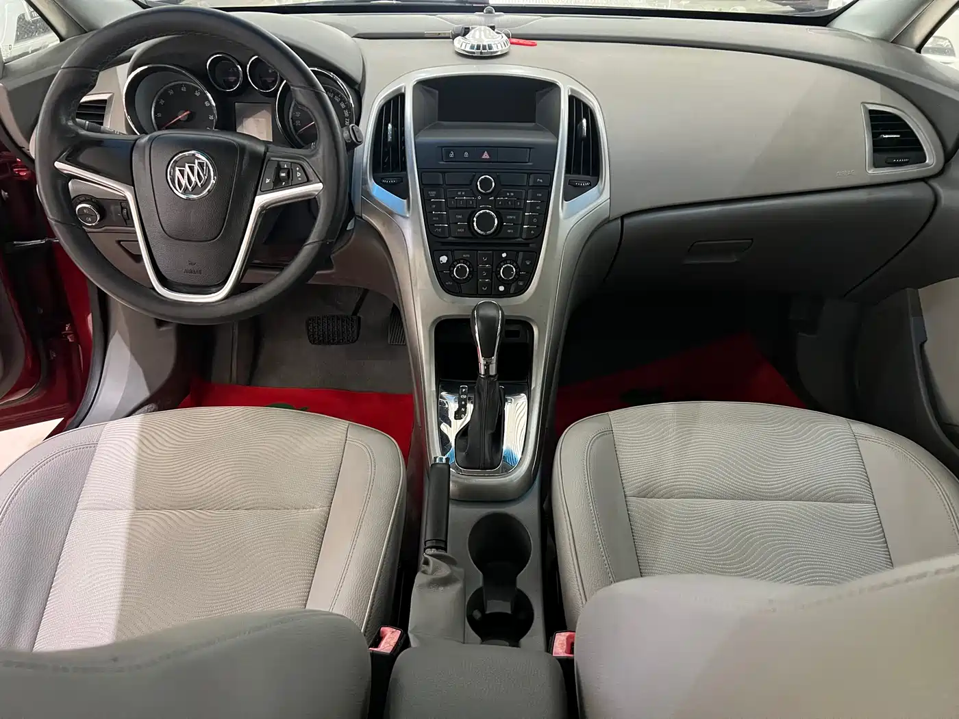 Buick Excelle 2012 XT 1.6L Automatic Fashion Edition фото 5