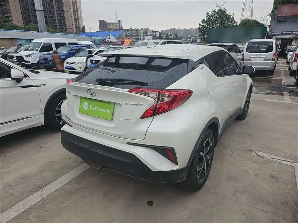 Toyota C-HR 2020 Model 2.0L Leading фото 7